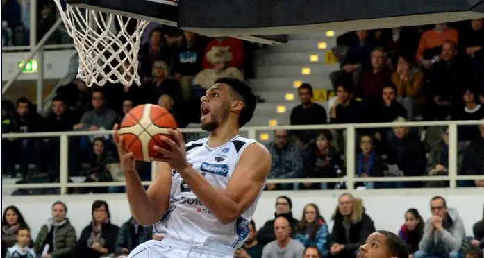 Aquila Basket tutta grinta Torino ci crede ma si inchina