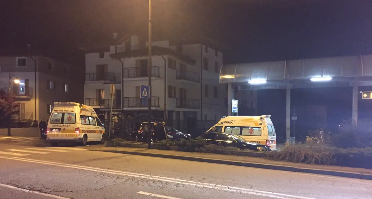 Rissa furibonda in piano centro a Levico: tre feriti