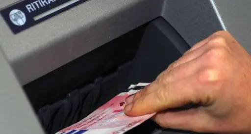 Contanti a 3.000 euro, albergatori e commercianti trentini: aiuto agli affari