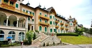 Incendio a Villa Imperiale sul passo della Mendola
