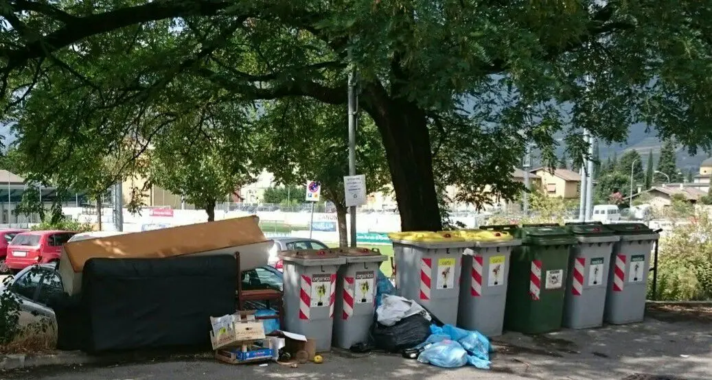 Via Baratieri, discarica a cielo aperto. La protesta di un lettore