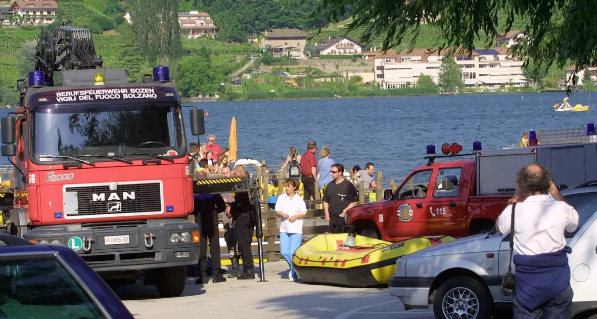 Terribile tragedia in Alto Adige A 2 anni e mezzo annega nel lago di Caldaro