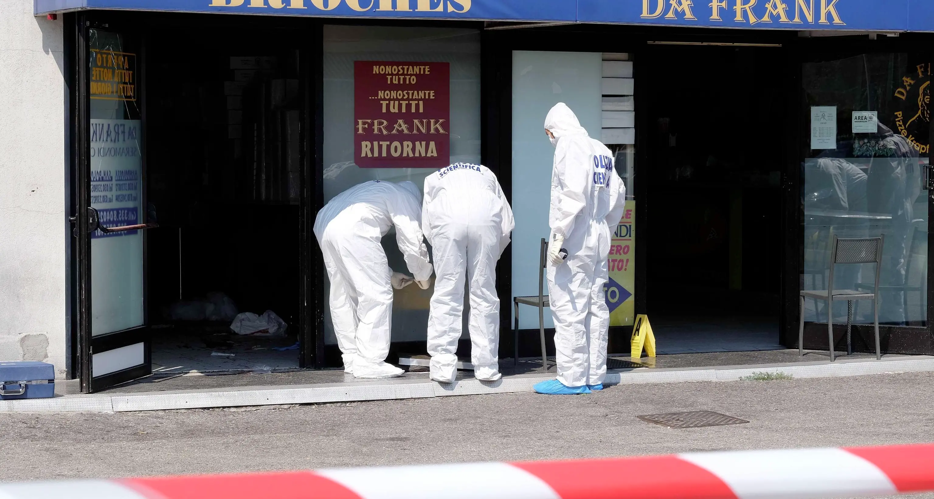 Brescia, sparatoria in pizzeria Uccisi i titolari, marito e moglie