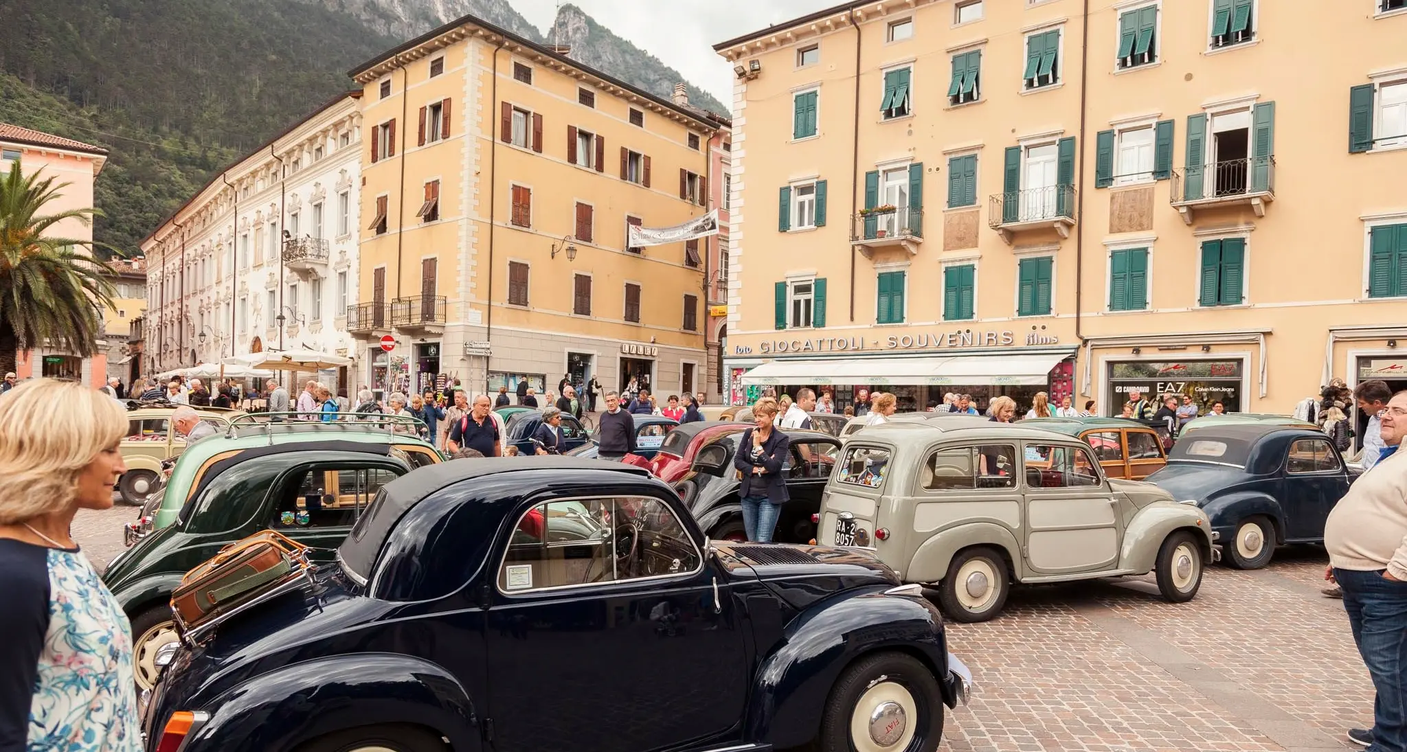 Gentlemen driver e auto d'epoca oggi sulle strade del Garda trnetino