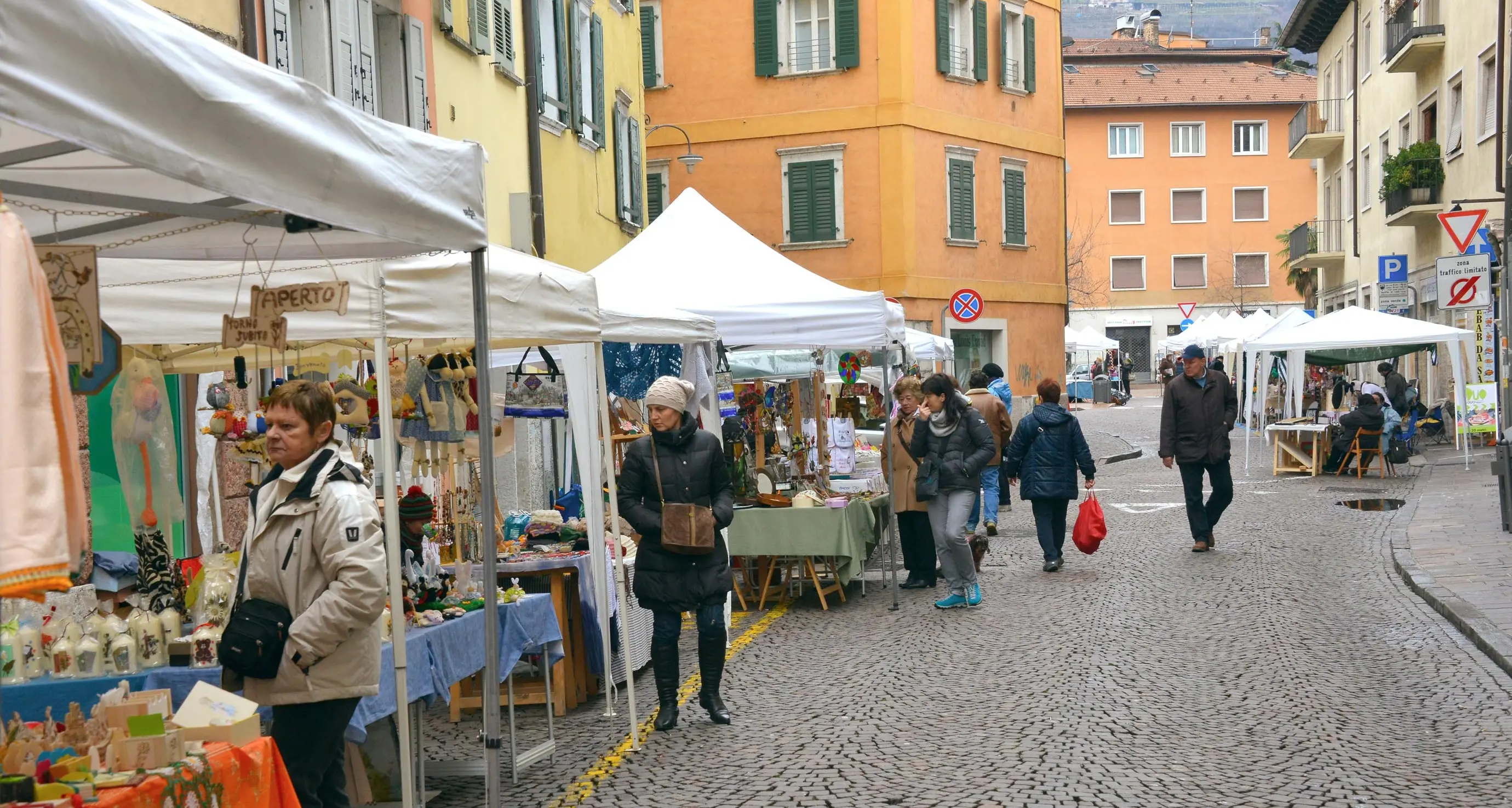 Ecco le nuove regole per i mercatini degli hobbisti