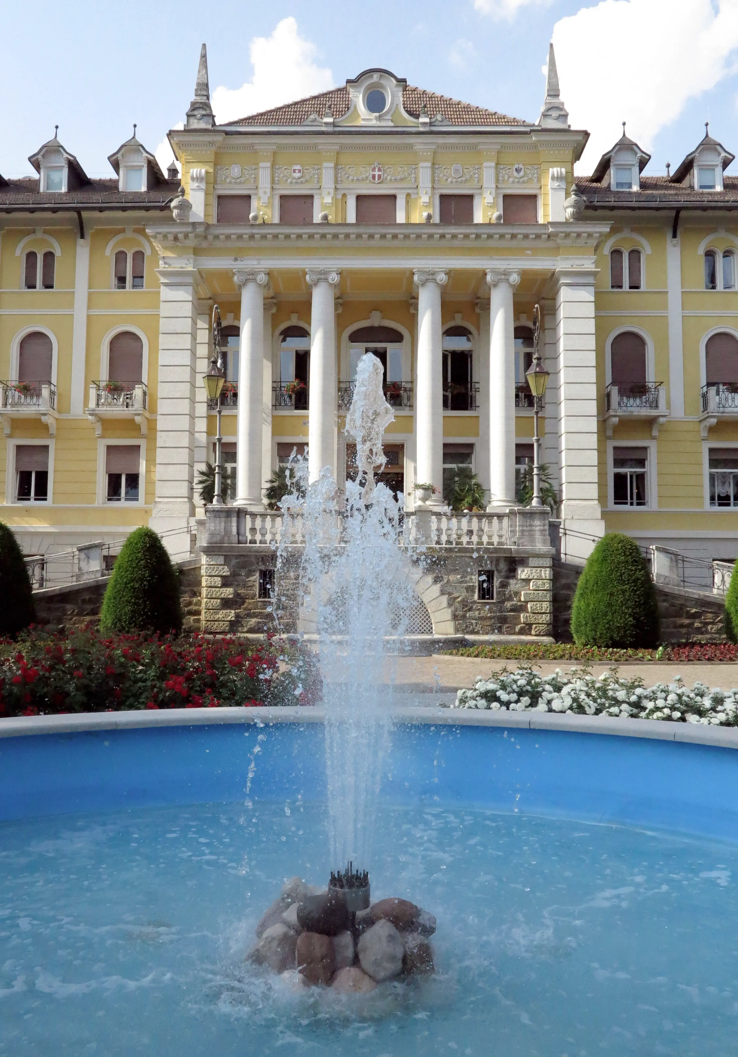 Levico, Grand hotel in vendita