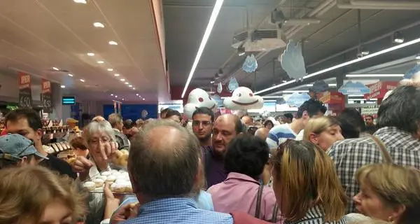 Assedio all'IperPoli Oggi l'inaugurazione