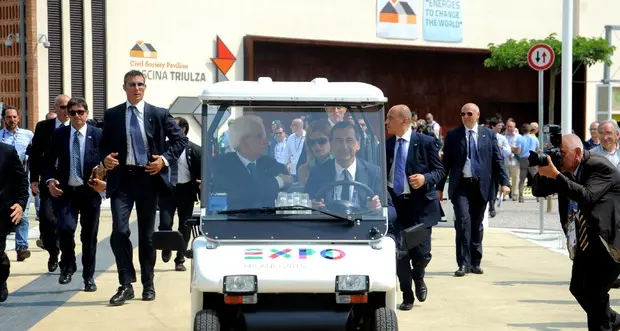 Mattarella: distribuire i prodotti invenduti a chi ne ha bisogno