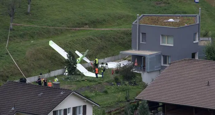 Svizzera: due aerei si scontrano durante airshow, almeno un morto