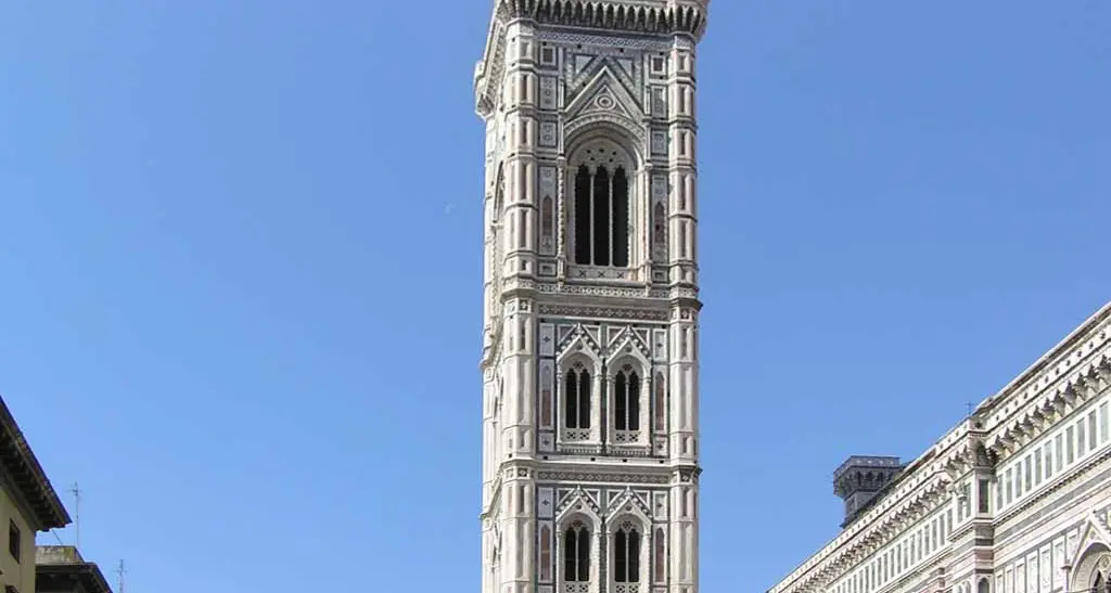 Malore a turista di 120 kg su campanile di Giotto, portato giù su seggiola per 414 scalini