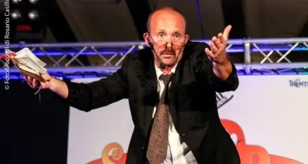 Michele Gallucci vince la decima edizione del festival \"Ridendro&Scherzandro\"