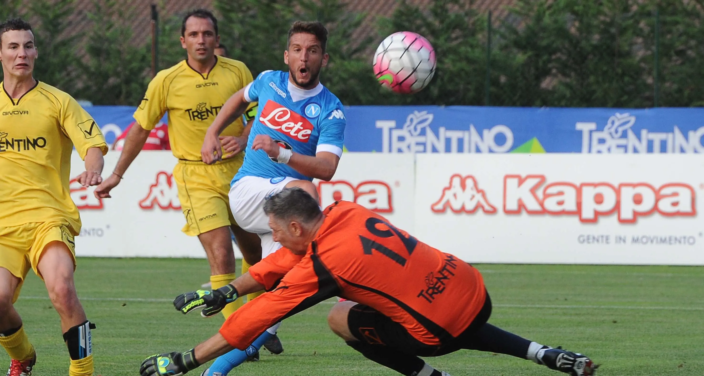 Napoli scatenato nell'amichevole di Dimaro Rifilati 8 gol ai generosi nonesi dell'Anaune