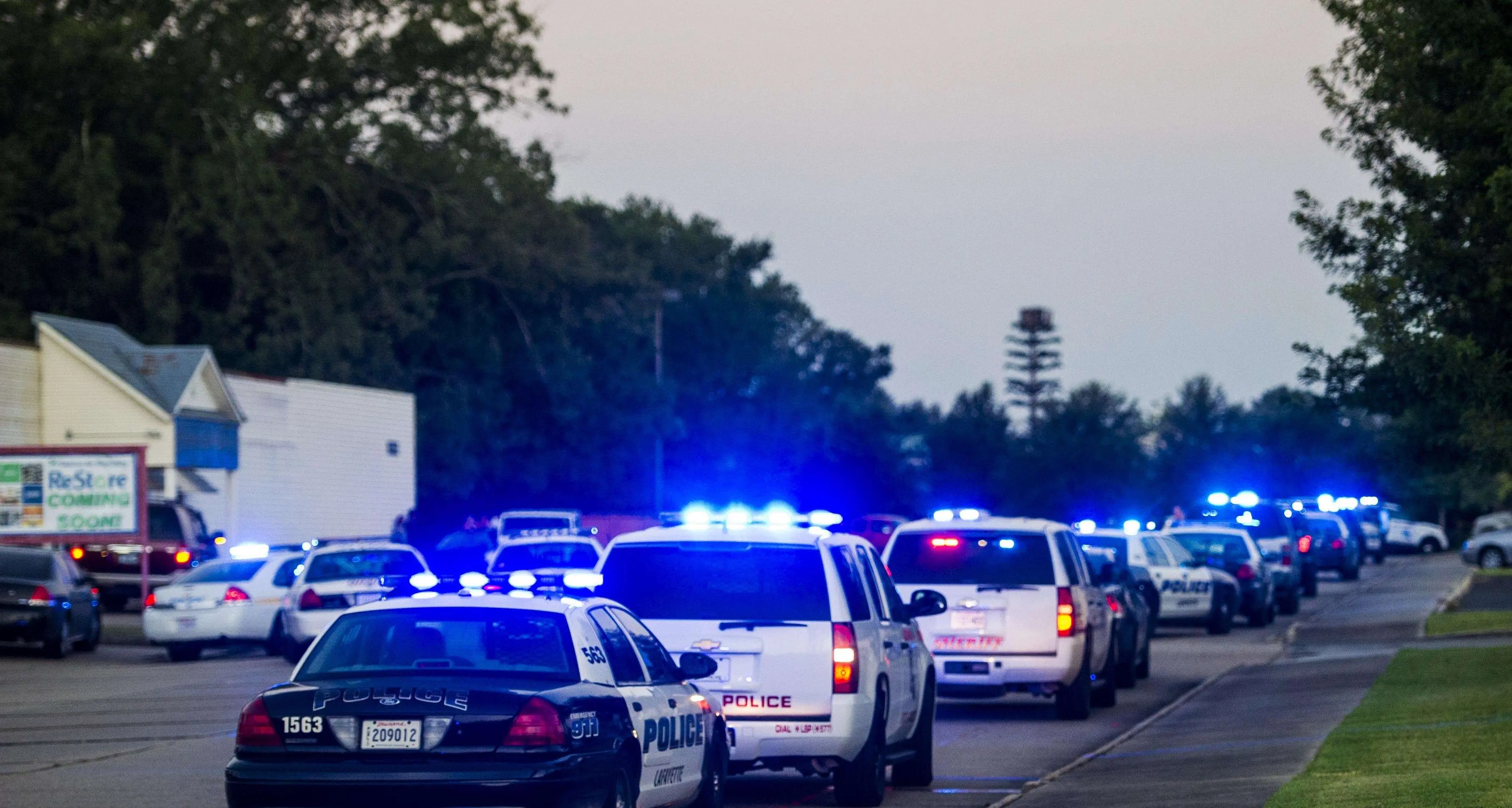 Usa, sparatoria in un cinema Tre morti e 7 feriti: ucciso il killer