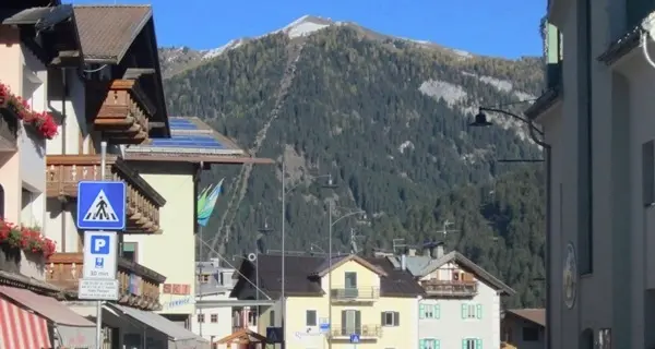 Vigo di Fassa, scintille in aula