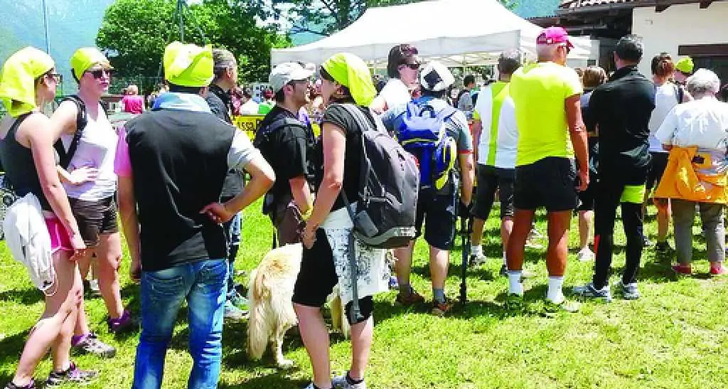 A Tione l'abbraccio del volontariato