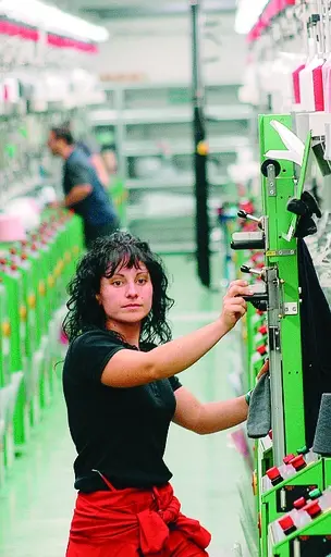 Non concedono il part-time, le mamme lasciano il posto