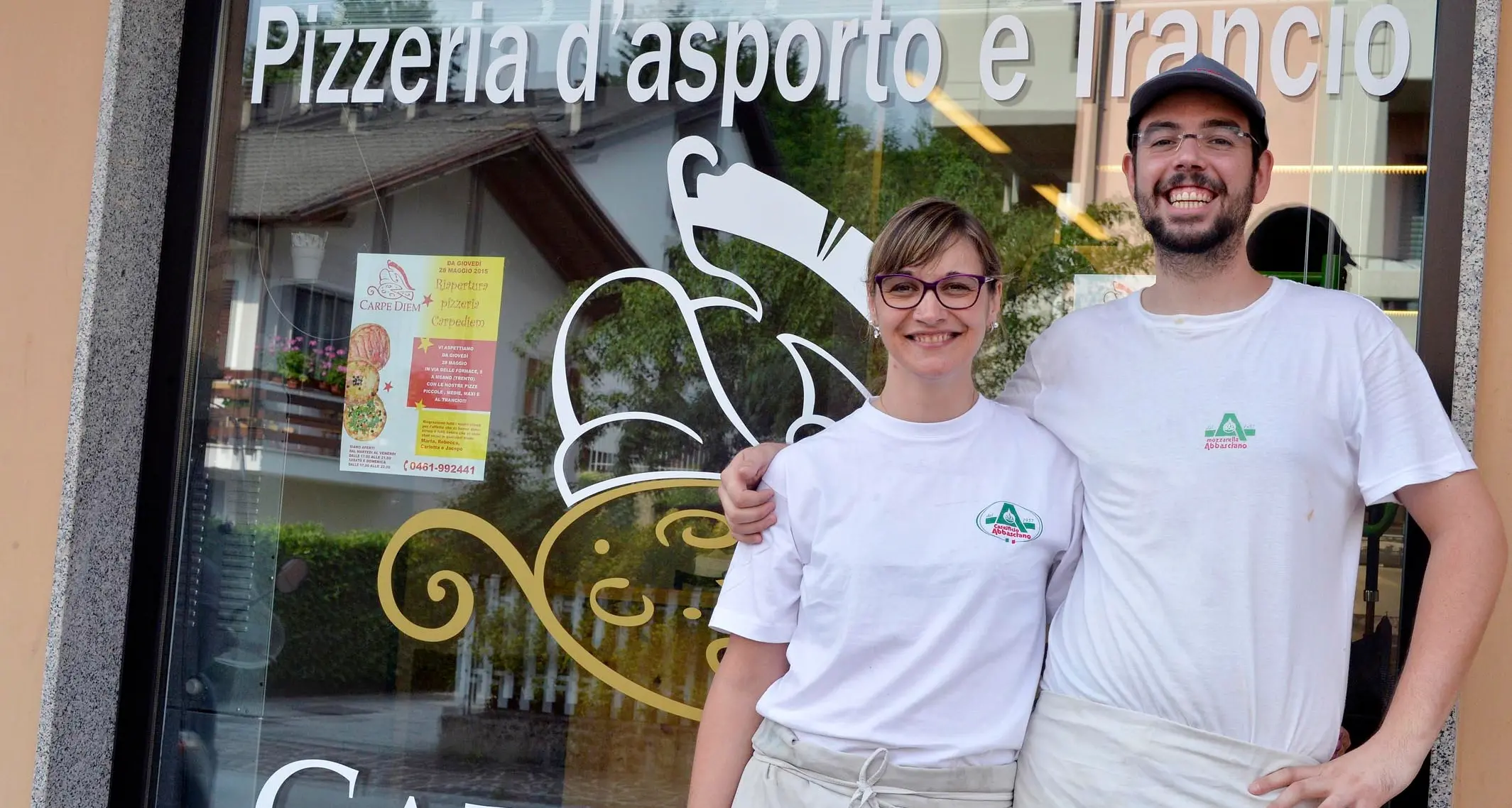 Riapre la pizzeria dopo la morte del marito