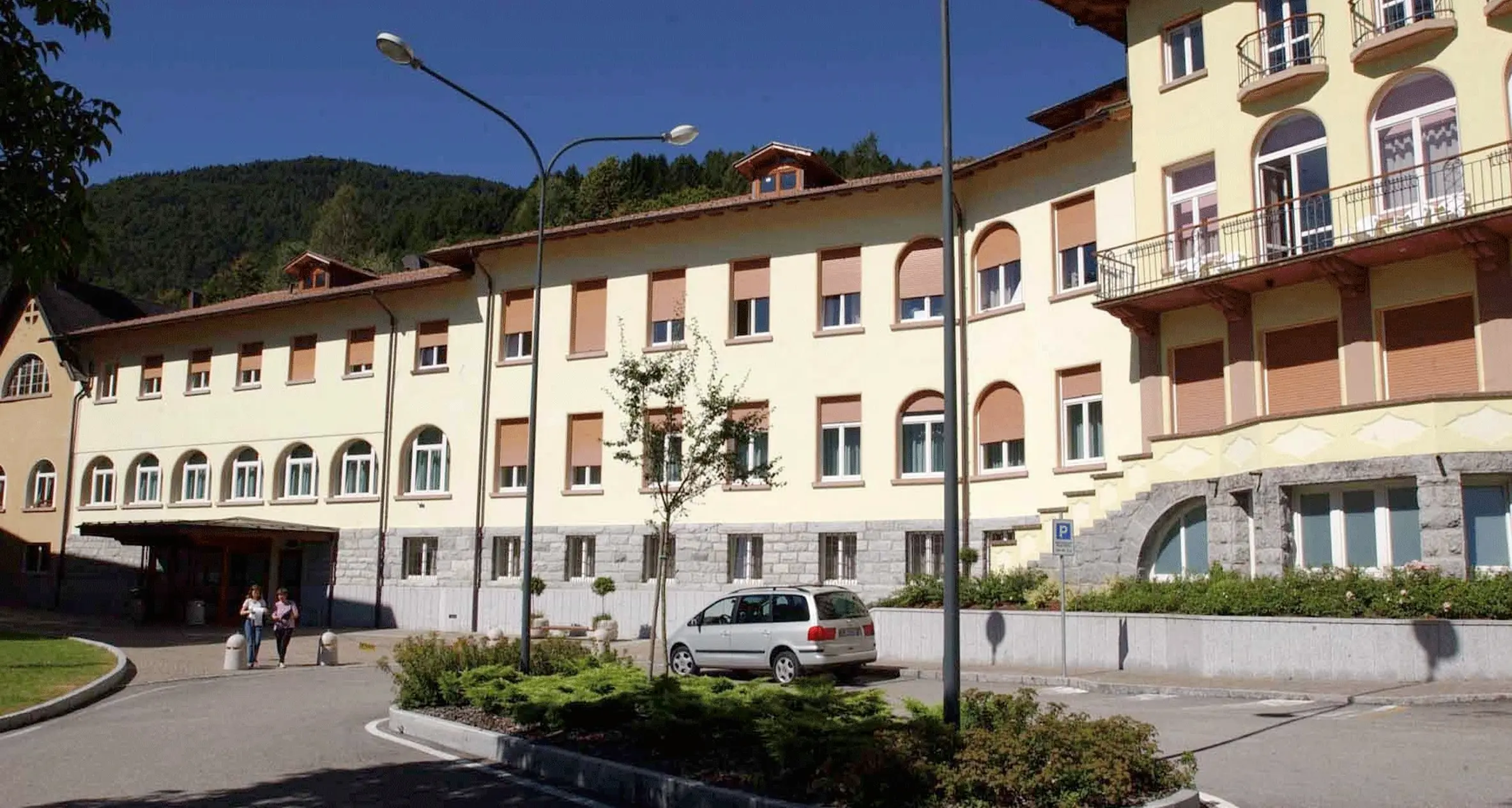 Ospedale di Tione, l'incompiuta promesse di rilancio disattese: la lettera dei sindaci a Segnana