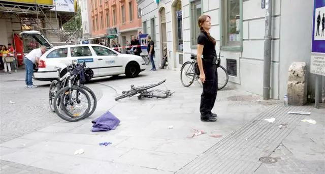 Con il Suv contro la folla Due morti e 50 feriti a Graz