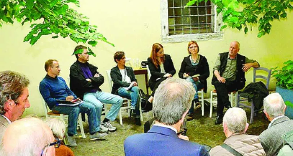 Trento sia a misura di giovani Dibattito (senza Andreatta) al Café de la Paix
