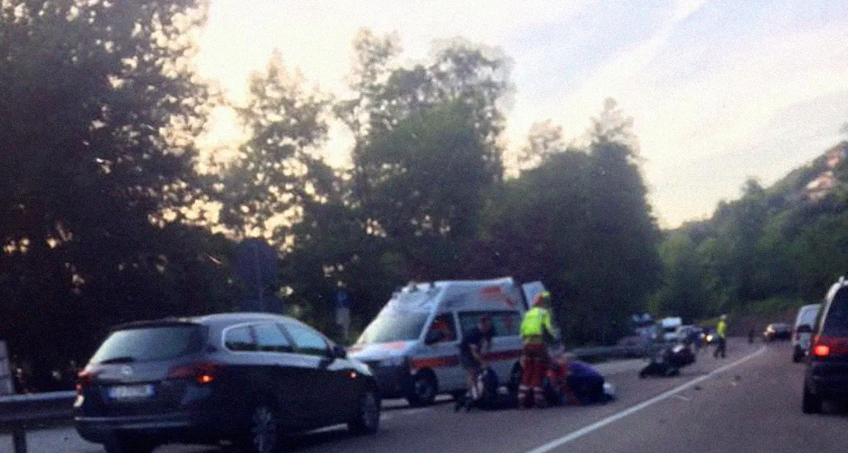 Schianto fra un'auto e una moto Un ferito grave a San Cristoforo