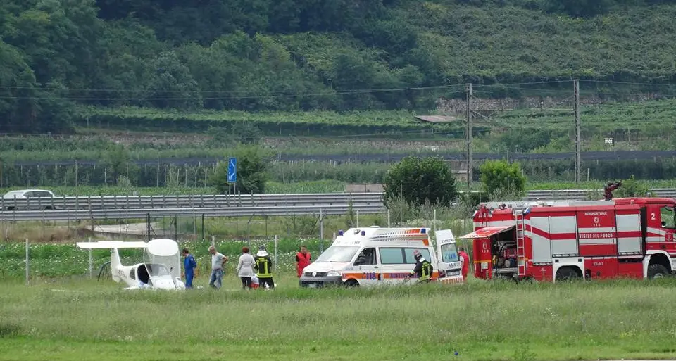 Ultraleggero cade vicino all'aeroporto di Trento, un ferito