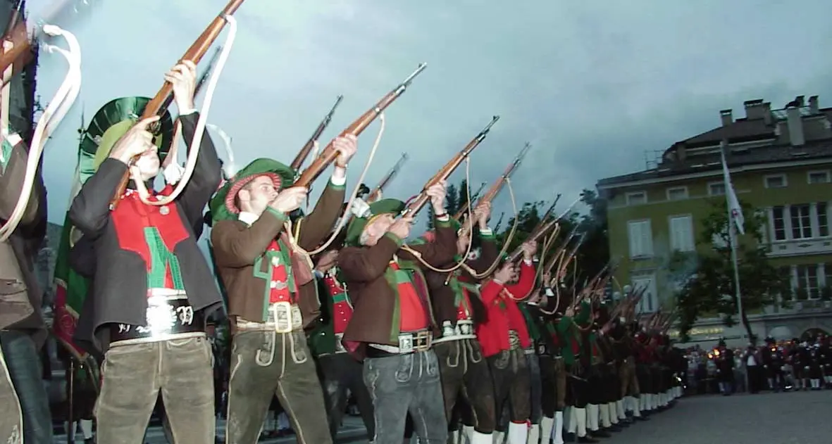Schützen-alpini polemiche senza fine