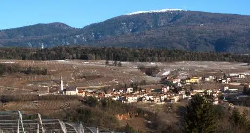 «A Dambel l'unico povero è il Comune»