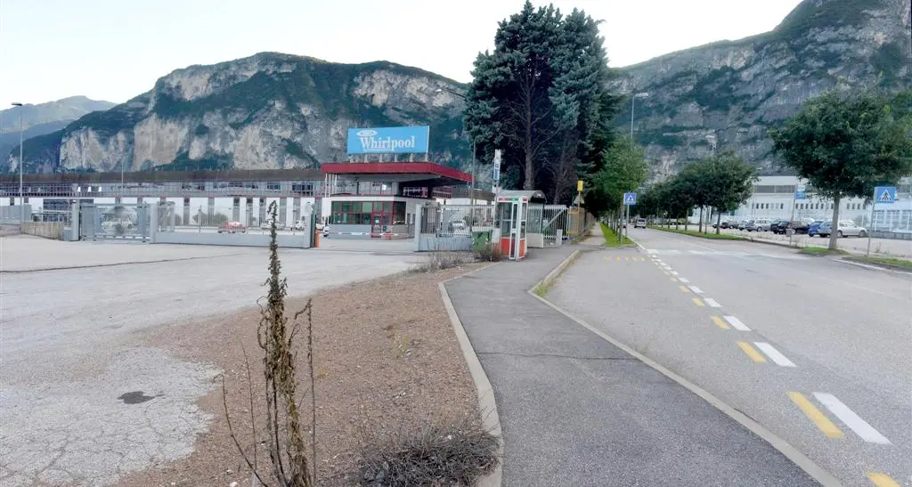 Stabilimento Whirlpool a Spini potrebbe arrivare Rolls Royce