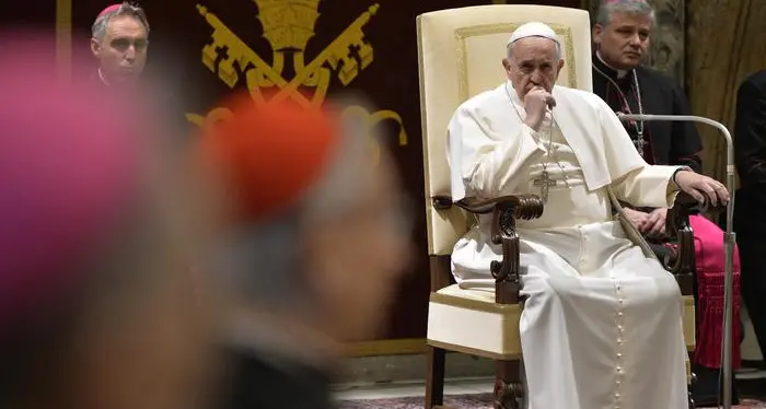 Papa Francesco: basta esibizionismi e mondanità nella Chiesa
