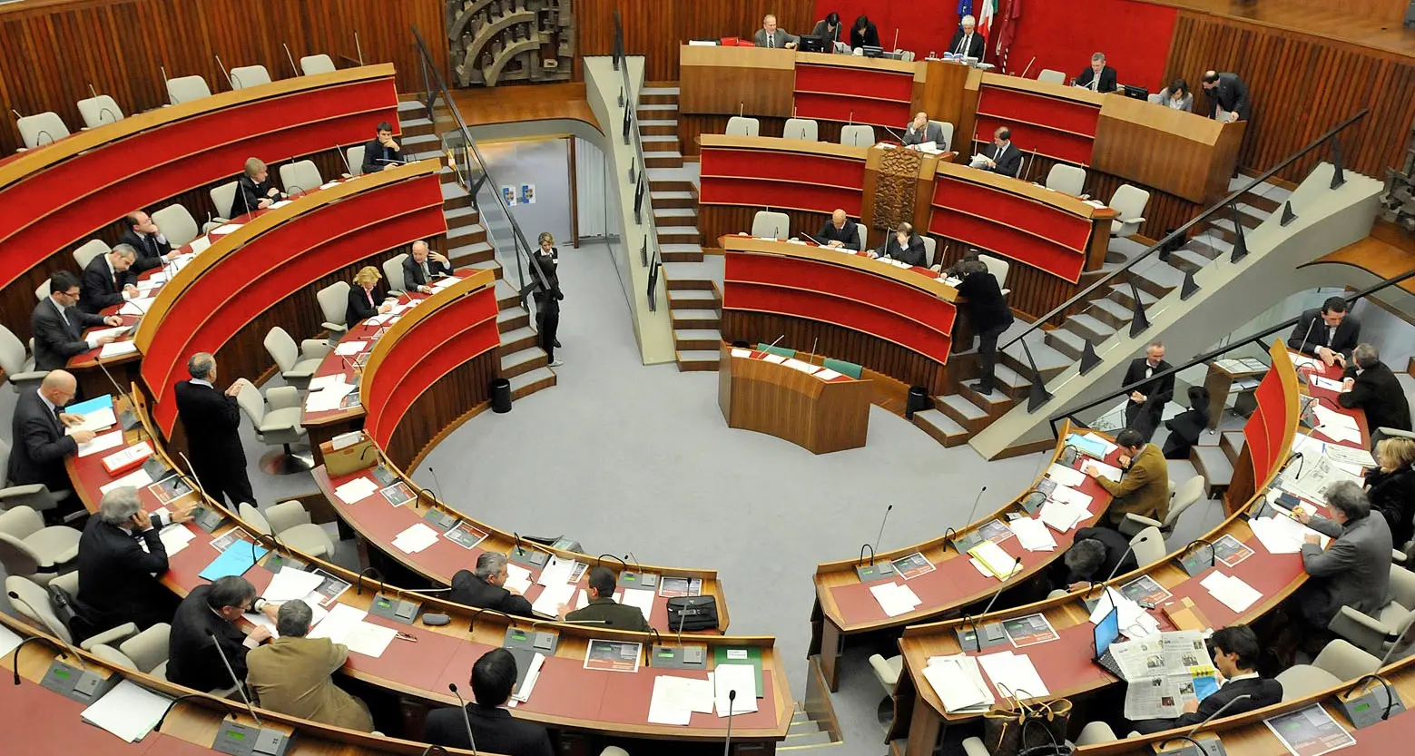 Il consiglio approva la legge di stabilità Niente addizionale Irpef fino a 20mila euro