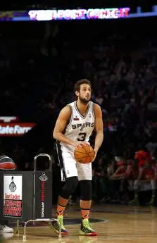 Pazzesco Belinelli, vince la gara da 3