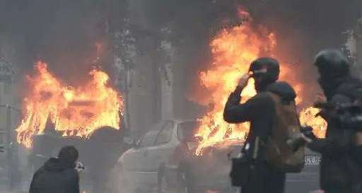 Corteo anti-expo, lancio di pietre contro la polizia e Milano devastata
