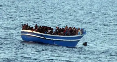 Immigrazione, ancora morti: recuperati cadaveri in mare