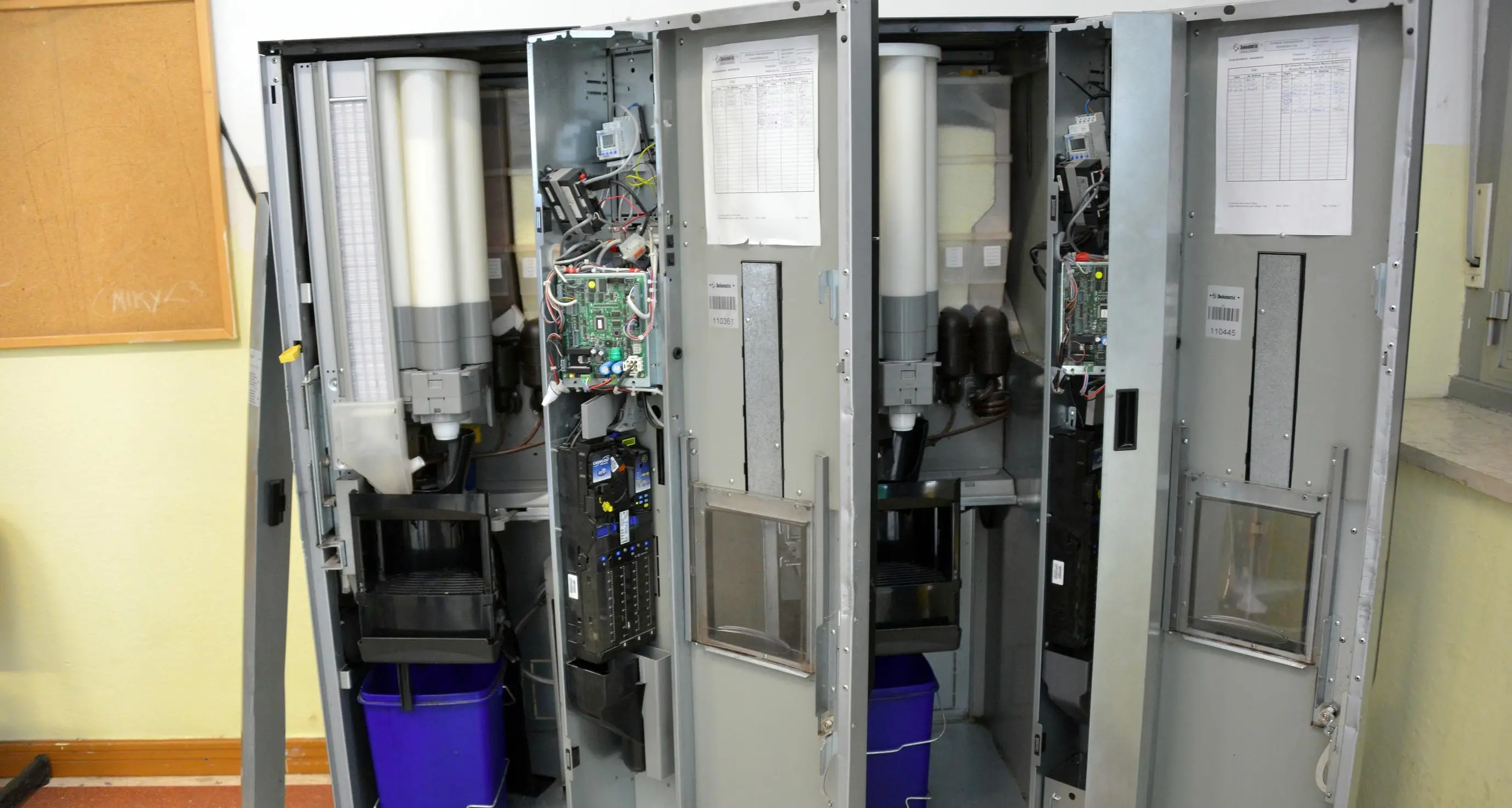 Ladri ancora in azione all'istituto Pertini rubati computer e monetine