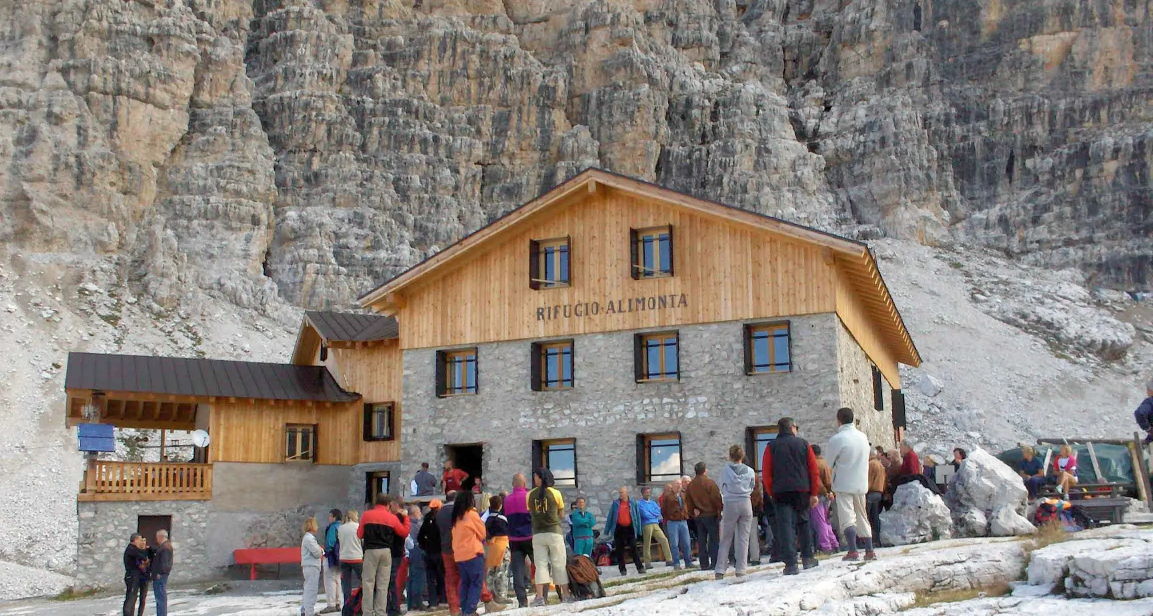 Alpinisti sfiorati da un fulmine: paura ieri pomeriggio in Brenta