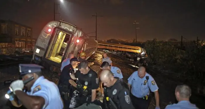 Usa: deraglia treno Washington-New York, 5 morti