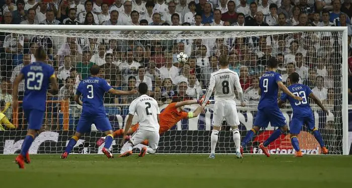 Martedì prossimo «Diretta Champions» il grande calcio in chiaro su Canale 5