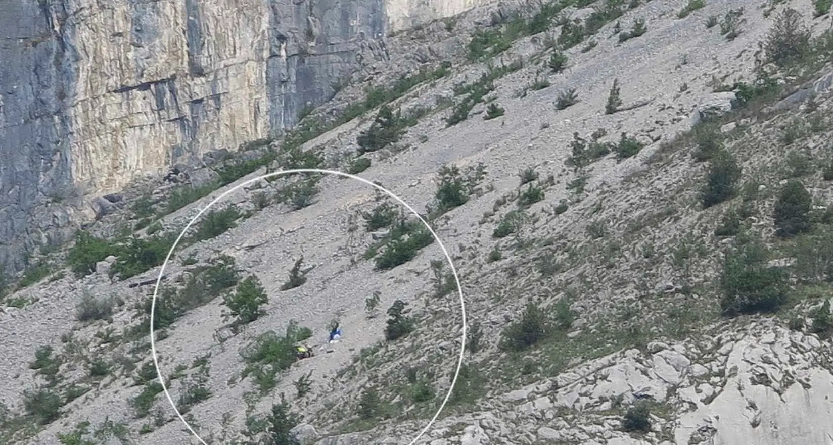 Dro, base jumper sbaglia l'atterraggio, grave al Santa Chiara