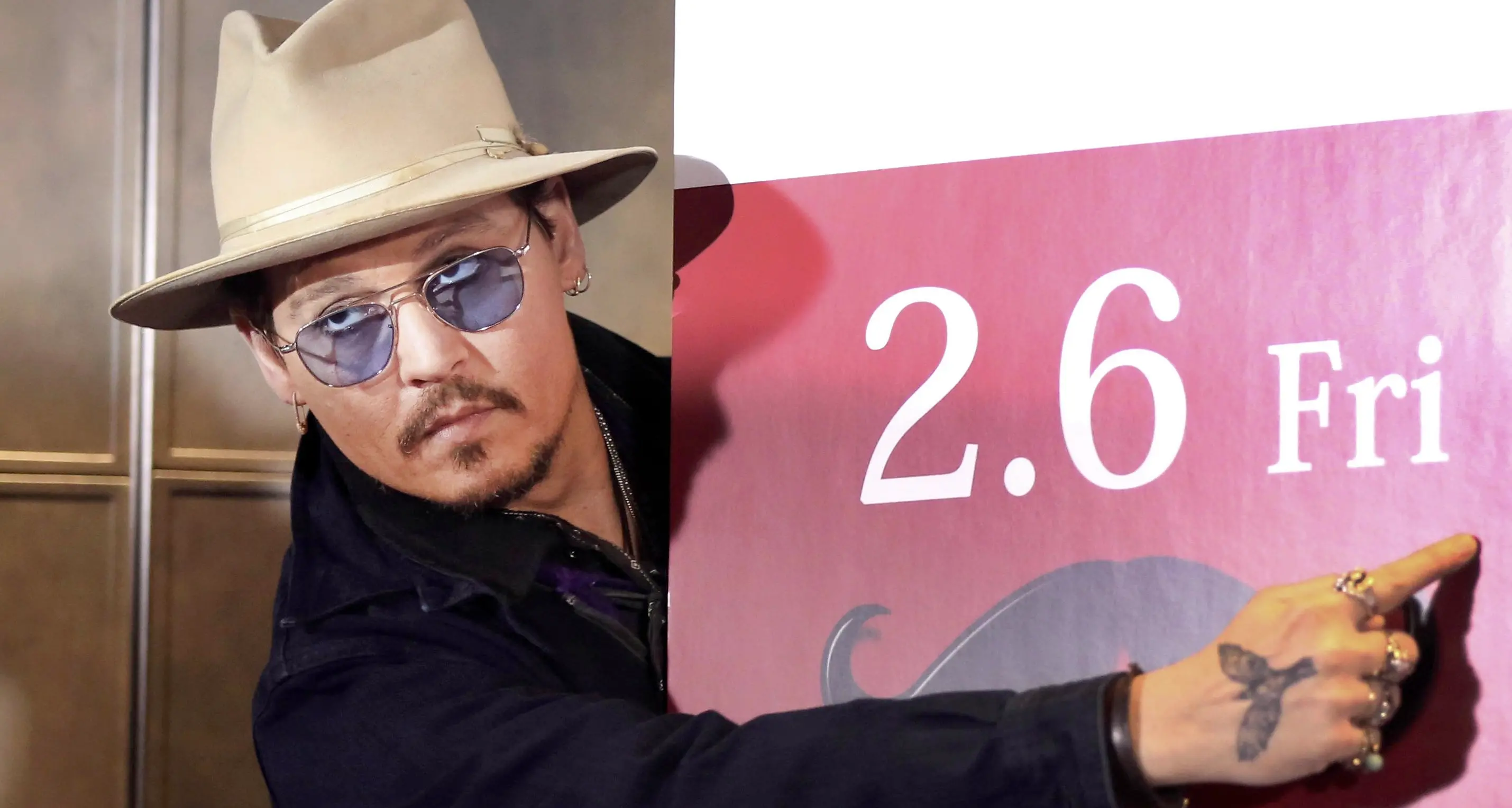 Australia, ultimatum a Depp «Via i cani o li uccidiamo»