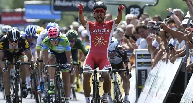 Bis di Bouhanni al Delfinato Attacco di Oss nel finale