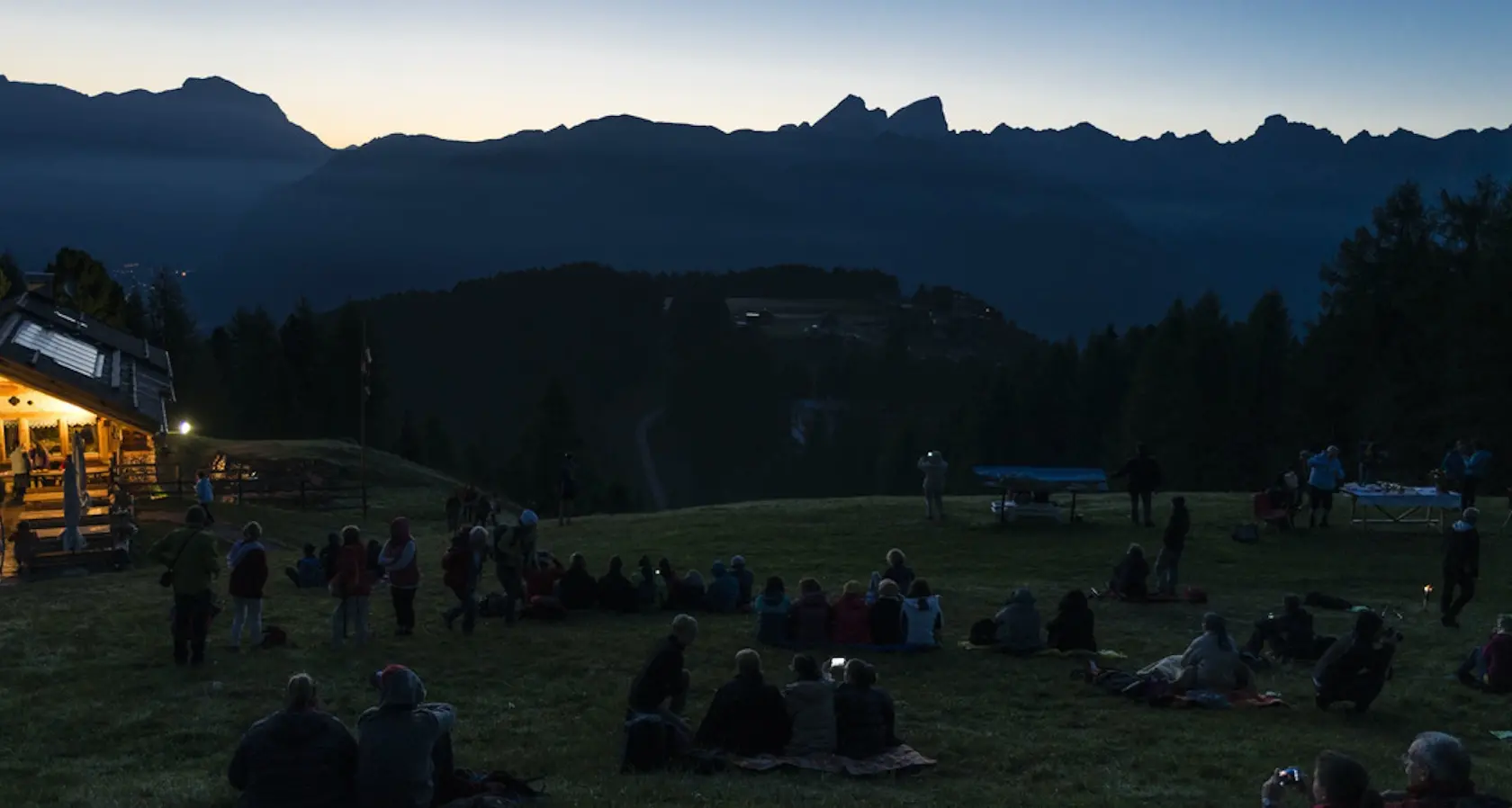 La magia dell'alba e del sax sull'altopiano del Ciampedie