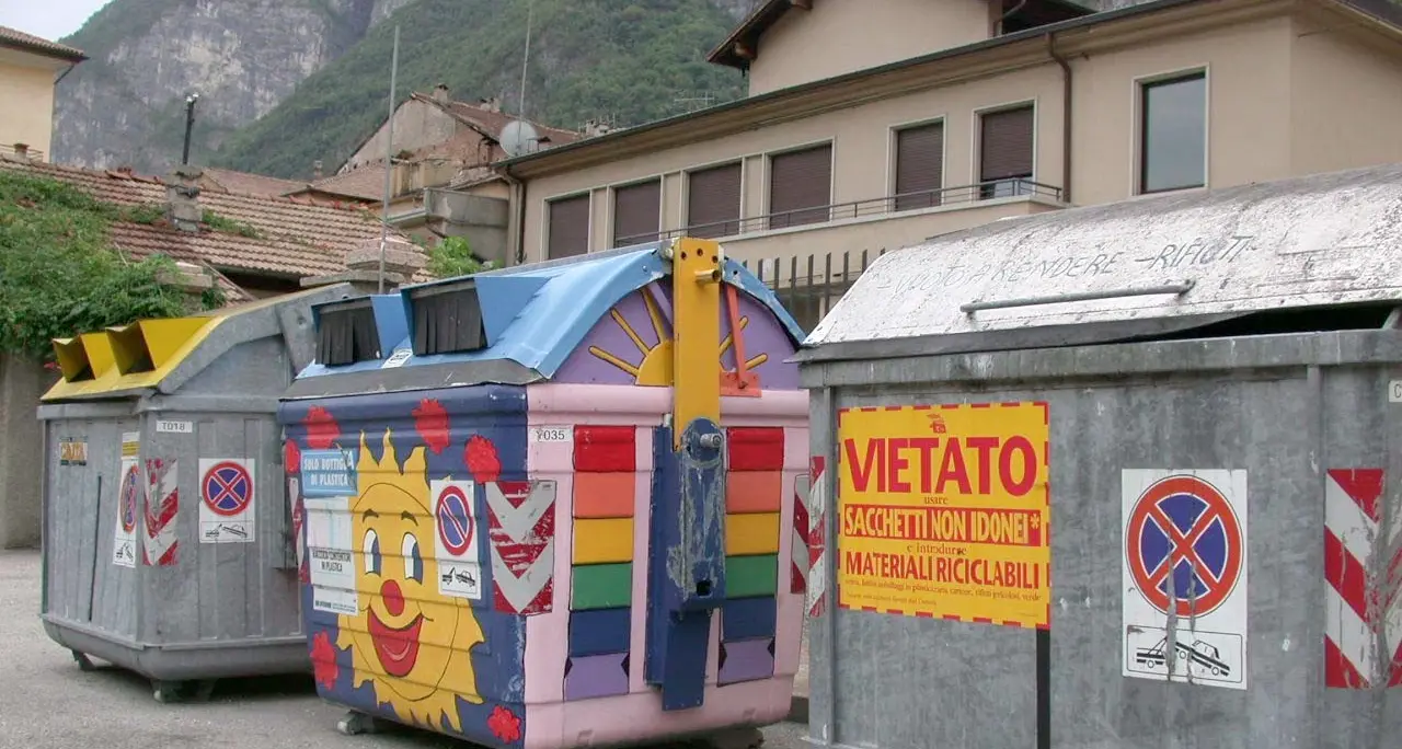 Mezzolombardo, stop alle multe per i rifiuti smaltiti male