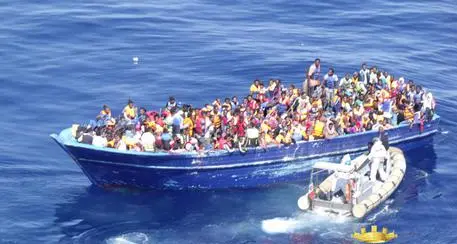 Canale di Sicilia, salvati 4.400 migranti in un giorno