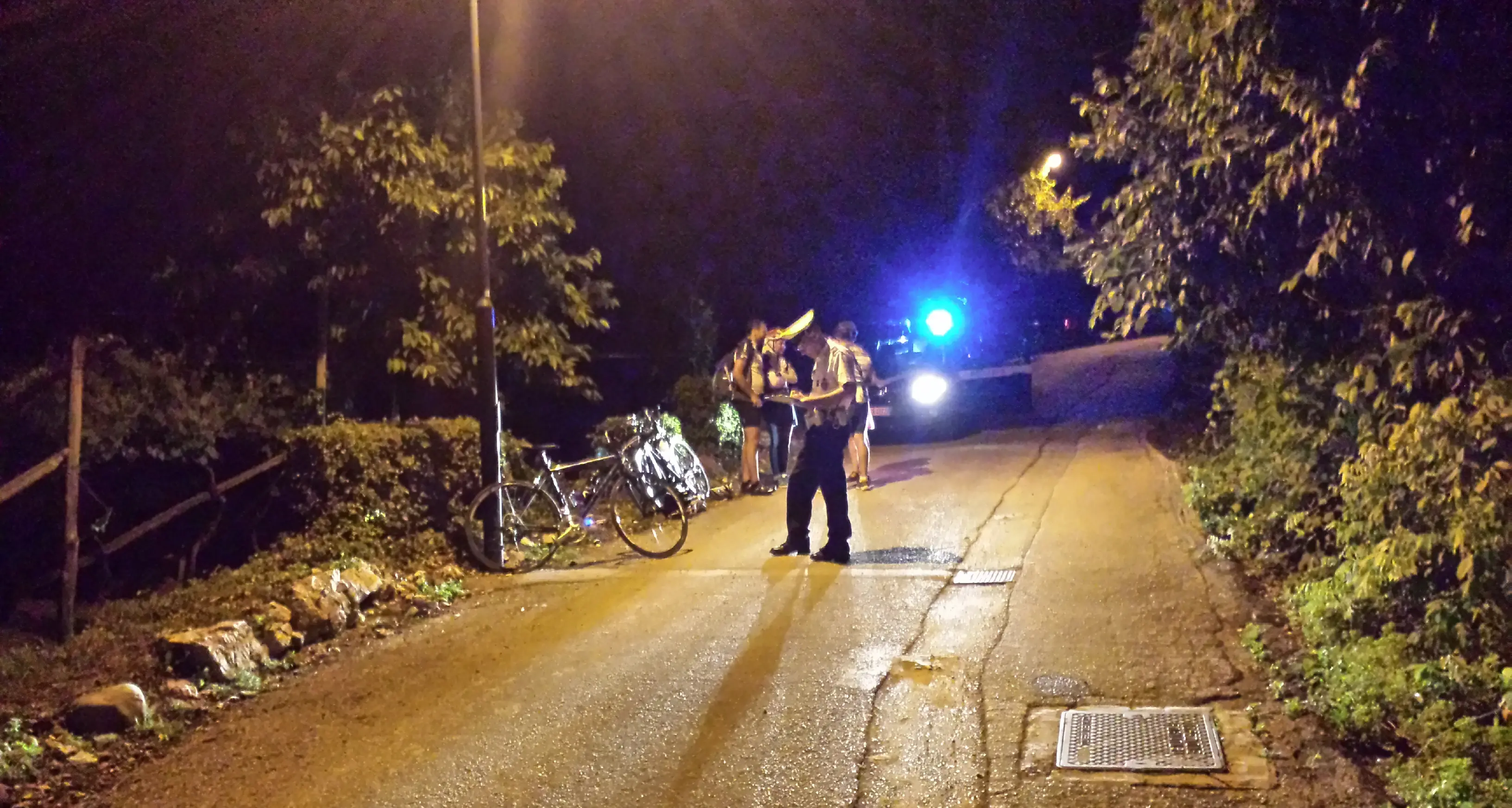 Cade in bici scendendo da Martignano: grave una ciclista egiziana