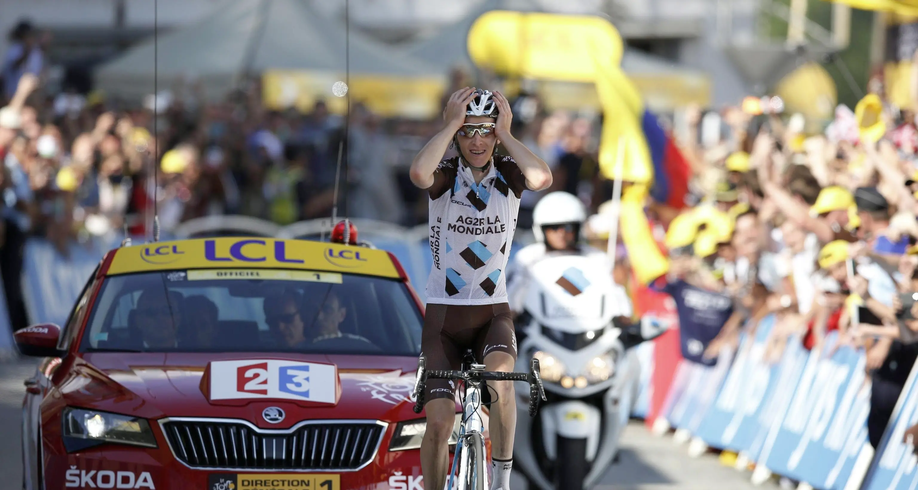 Romain Bardet in solitudine nella seconda tappa alpina