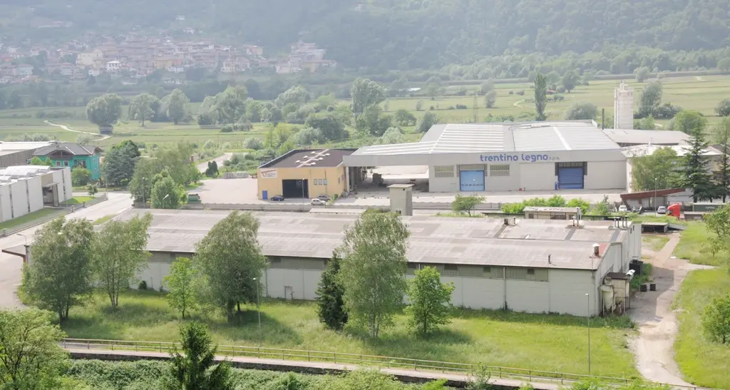 Pannelli fotovoltaici nell'ex Italpumps di Storo