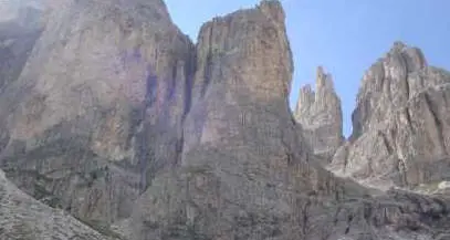 Torri del Vajolet: escursionista precipita durante la scalata, salvo per miracolo