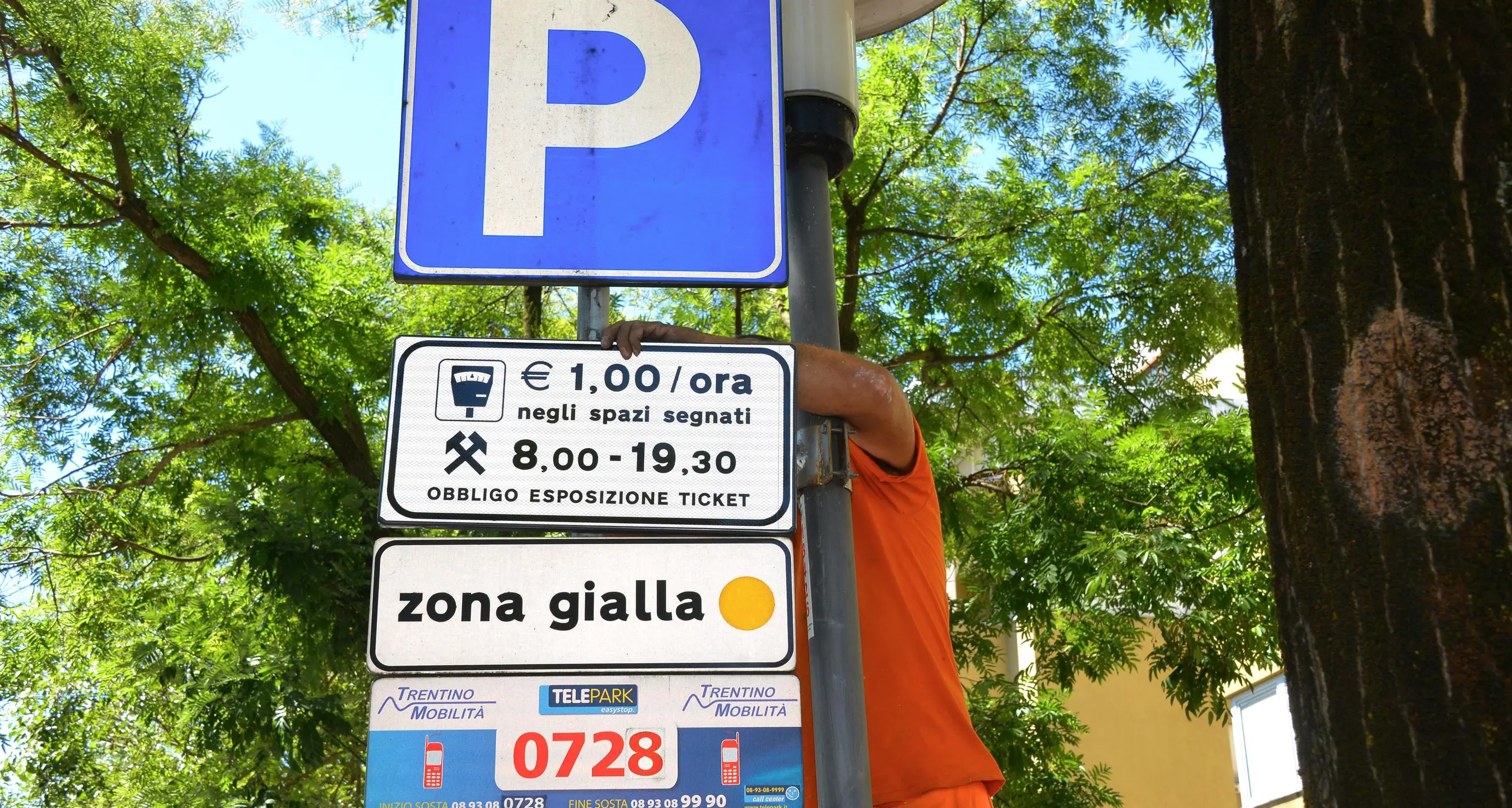 Trento, parcheggi tagliati e residenti penalizzati