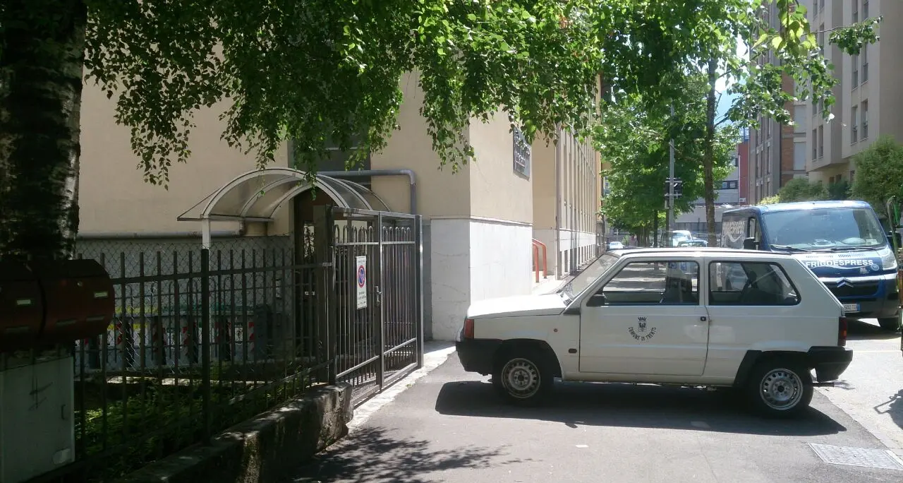 Il divieto di sosta? A Trento non è uguale per tutti...